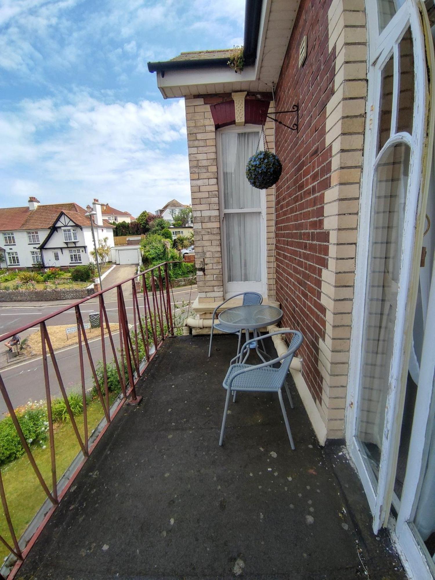 Cleve Court Hotel